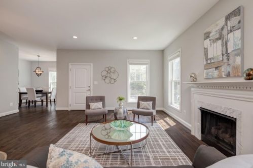 300 Mount Vernon Ave, Alexandria VA  22301-2232 exterior