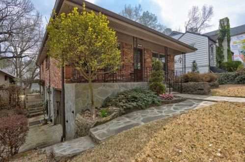2476 Jefferson Ter, Atlanta GA  30344-2743 exterior