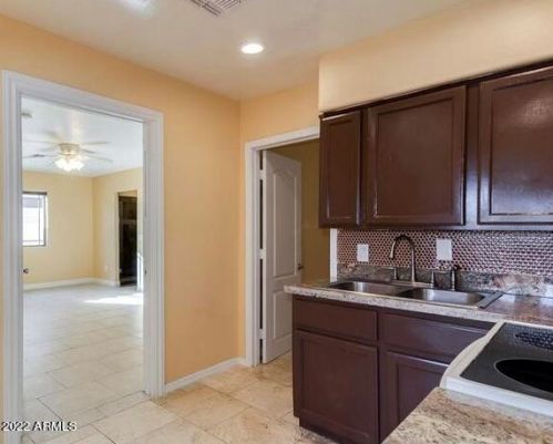 3140 Alvarado Rd, Phoenix AZ 85009-2435 exterior