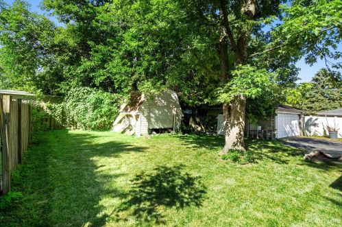 210 Luana Rd, Joliet IL 60433-3121 exterior