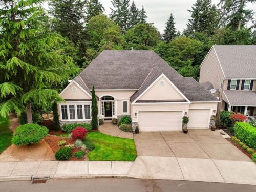 13765 Essex Dr, Portland, OR 97223-5651