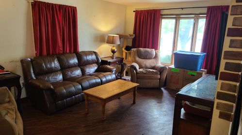 4245 99th St, Milwaukee, WI 53222-1401