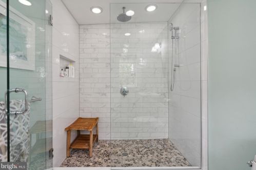 128 Bainbridge St, Philadelphia PA  19147-2402 exterior