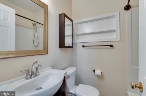 5228 4 St, Washington DC 20003-3481 exterior