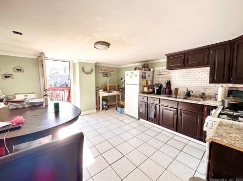 20 Smith St, Derby CT 06418-1216 exterior