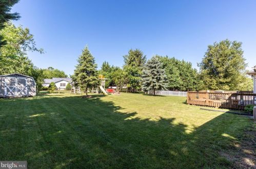 104 Wheaton Dr, Littlestown PA 17340-1357 exterior