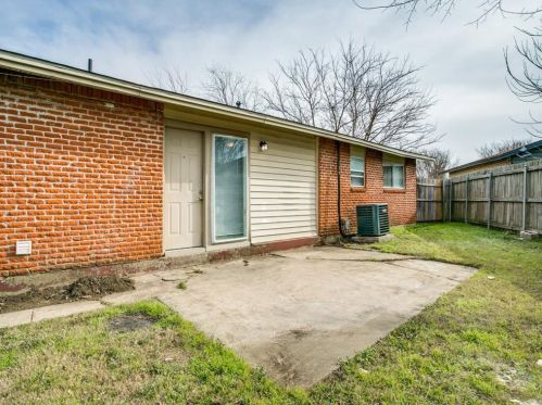 3037 Mccarthy St, Irving TX 75062-4150 exterior