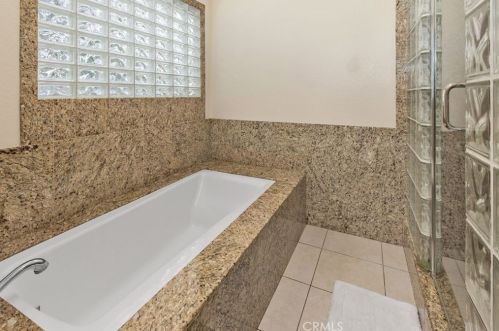 37200 Glenoaks Rd, Temecula CA 92592-8534 exterior