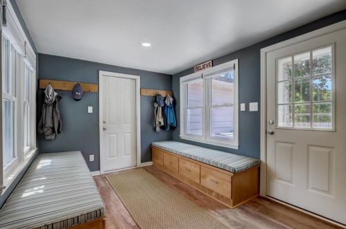 600 Bolivar Ave, Milwaukee, WI 53207-5104