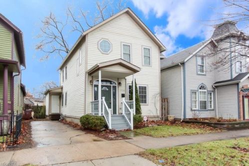 1730 Randall Rd, Cleveland, OH 44113-3223