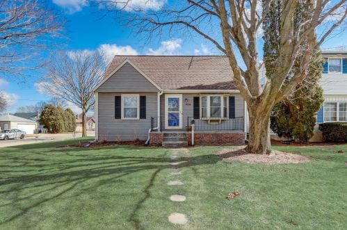 904 122nd St, Milwaukee, WI 53214-2013