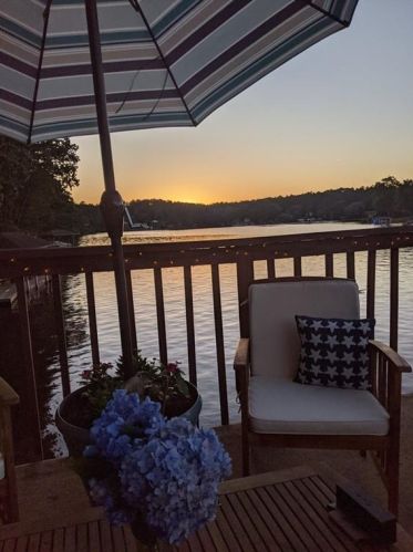 8470 Lk Dr, Lithonia GA 30039-6568 exterior