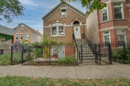 2334 Trumbull Ave, Chicago, IL 60623-3221