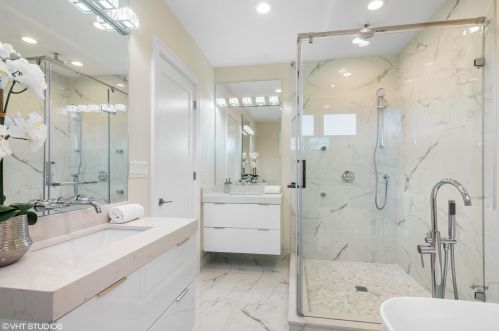 6221 Ellis Ave, Chicago IL 60653-1413 exterior