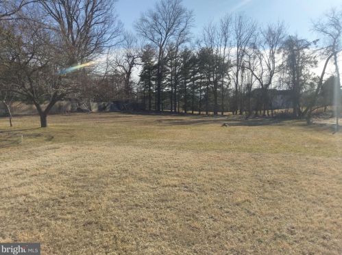 12312 Mccrossin Ln, Rockville MD 20854-1014 exterior