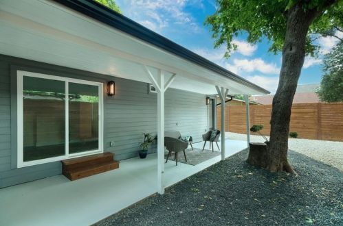 1113 Estes Ave, Austin TX 78721-2629 exterior