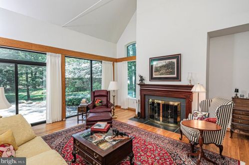 25 Constitution Hl, Princeton NJ 08540-6752 exterior