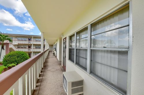 273 Preston G, Boca Raton FL  33434-2483 exterior