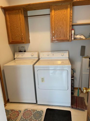 1367 John Ross Dr, Kalamazoo MI 49009-8307 exterior