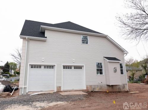 30 Duclos Ln, Edison NJ  08817-3467 exterior