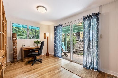 2910 Dole St, Honolulu HI 96816-1730 exterior