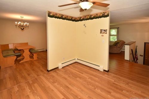 16 Ladd Rd, Ellington CT 06029-3104 exterior