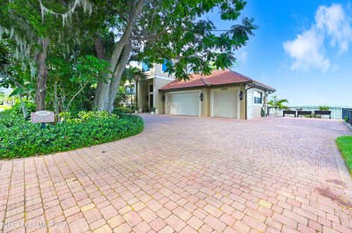 2255 Tropical Trl, Merritt Island FL 32952-4102 exterior