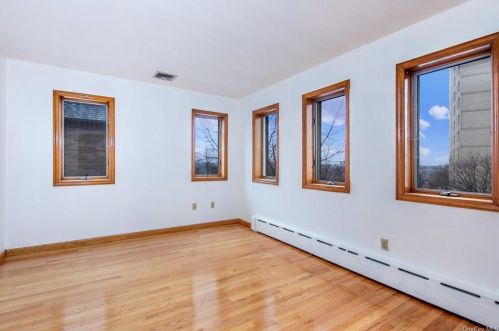 2655 Netherland Ave, Bronx NY 10463-4808 exterior