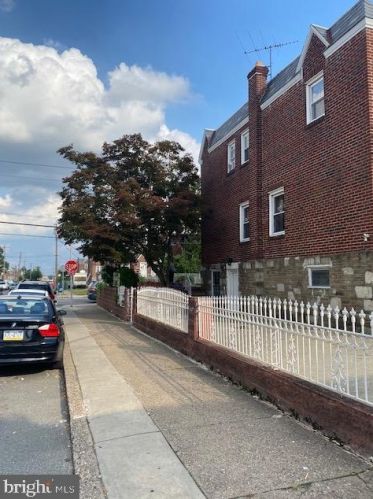 7154 Large St, Philadelphia PA 19149-1110 exterior