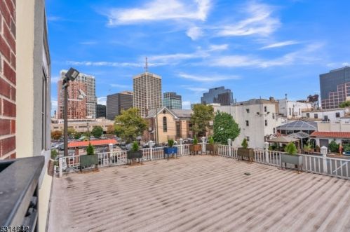 47 Union St, Newark, NJ 07105-1416