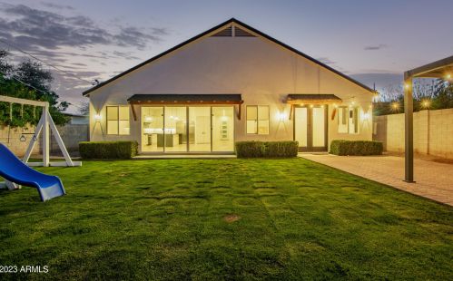 4239 42nd St, Phoenix AZ  85018-4207 exterior