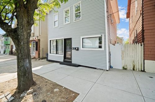 716 Atwells Ave, Providence RI  02909-2518 exterior