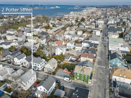 2 Potter St, Middletown, RI 02840-3922