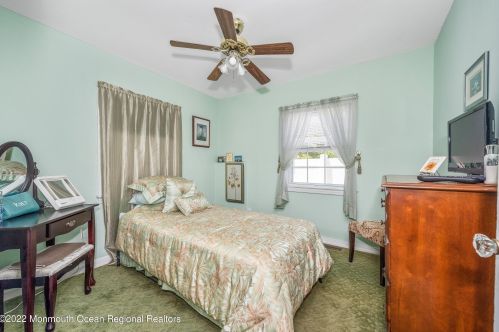 187 Seabreeze Ave, Middletown NJ 07748-5550 exterior