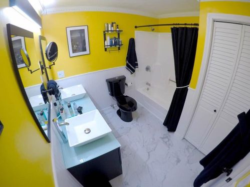 902 Brookhaven Ln, Woonsocket RI 02895-2771 exterior