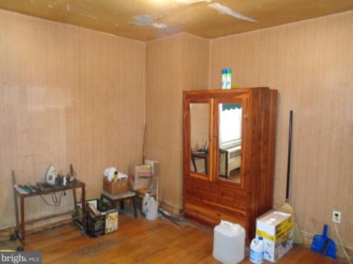 7233 Limekiln Pike, Philadelphia PA 19138-1333 exterior