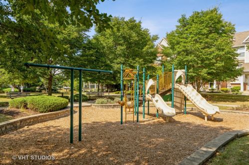 285 Timber Rdg Ct, Joliet IL 60431-1702 exterior