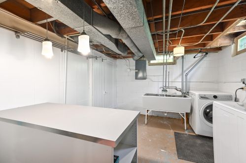 2852 89, Milwaukee WI 53222-4603 exterior