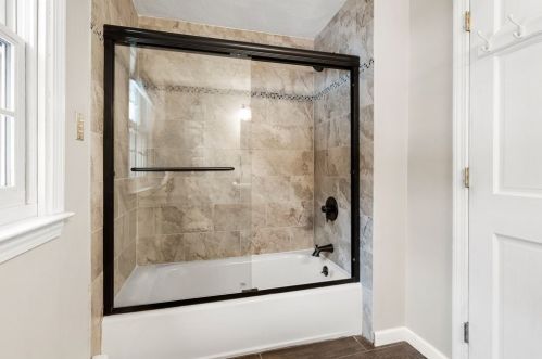 31 Candlestick Rd, North Andover MA 01845-3235 exterior