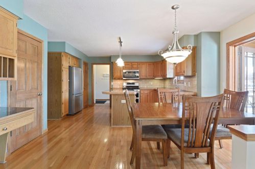 799 Ashley Dr, Chaska MN 55318-1540 exterior