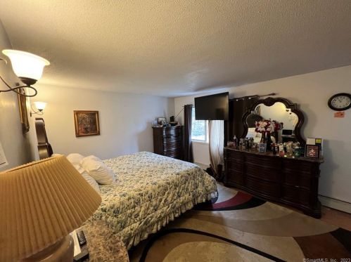 70 Spring St, Manchester CT  06040-6639 exterior