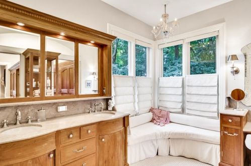 25 Hunnewell Ave, Newton MA 02458-2216 exterior