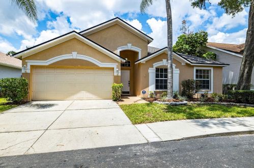 8820 Cypress Hammock Dr, Tampa FL 33614-1952 exterior