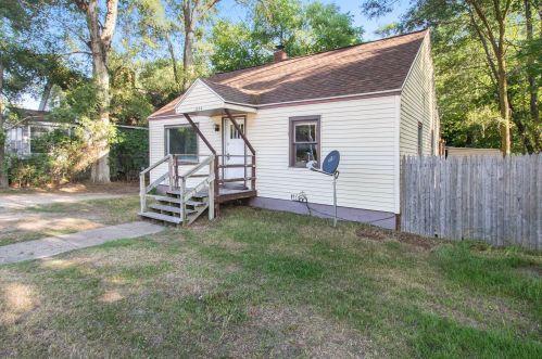 1254 Broadway Ave, Meskegon MI 49441-3530 exterior