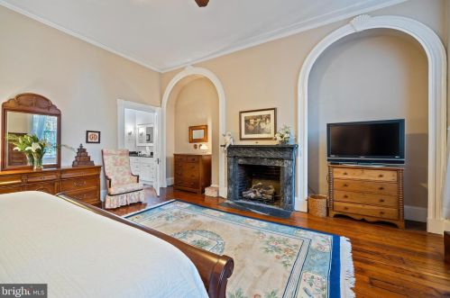 1016 Clinton St, Philadelphia PA 19107-6017 exterior