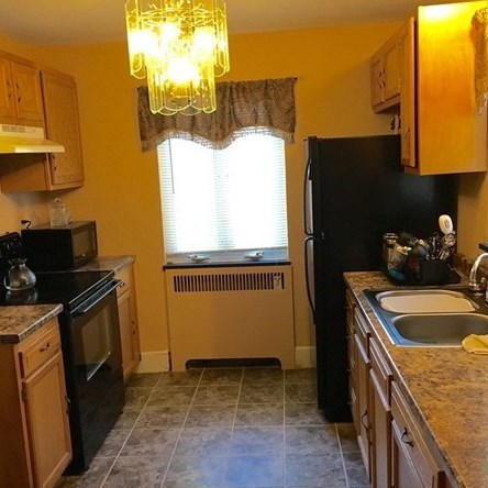 175 Brittany Rd, Springfield, MA 01151-1039