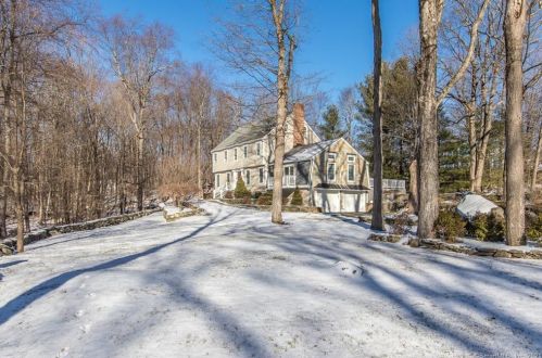 8 Indian Rock Pl, Wilton CT 06897-1540 exterior