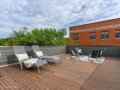 1856 Erie St, Chicago IL 60624-1074 exterior