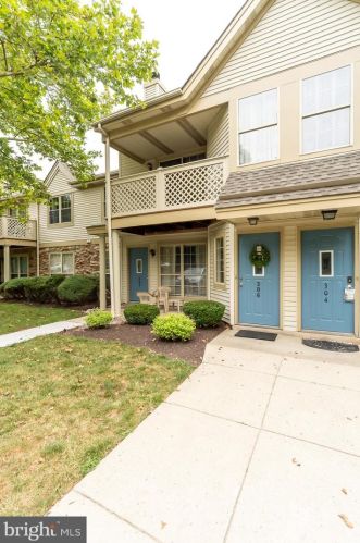 306 Foxcroft Cir, Limerick, PA 19468-1538