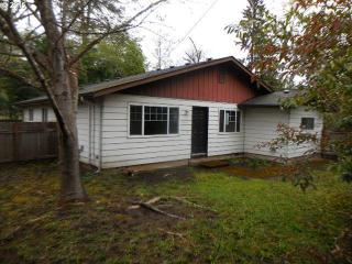 4665 Hillside Dr, Eugene, OR 97405-4684